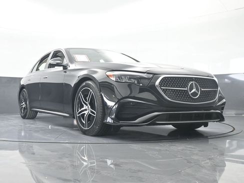 Used 2025 Mercedes-Benz E 350 4MATIC Sedan image 68