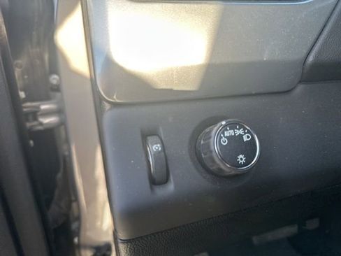 Used 2018 Chevrolet Tahoe LS RWD image 5