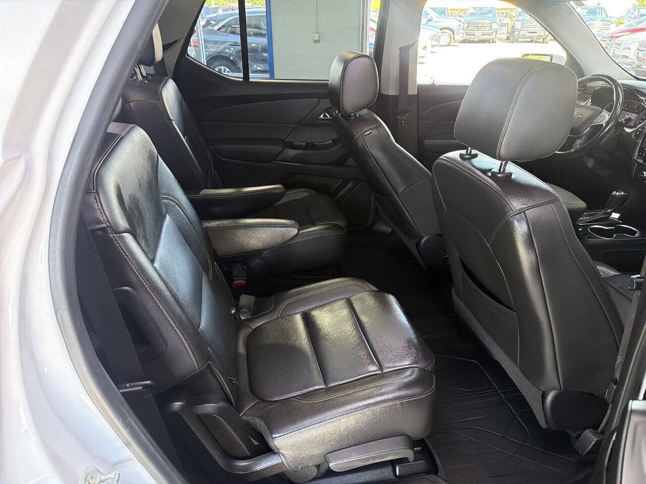 Used 2020 Chevrolet Traverse RS AWD/4WD image 22