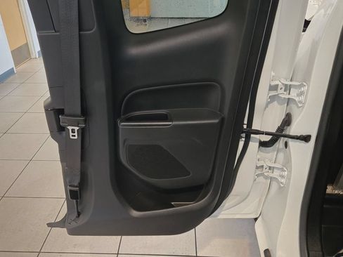 Certified 2022 Chevrolet Colorado LT w/ Fleet Safety Package RWD image 9