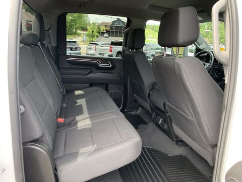 Used 2025 Chevrolet Silverado 2500 LT w/ Convenience Package AWD/4WD image 36