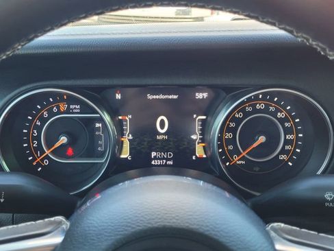 Used 2020 Jeep Gladiator Overland AWD/4WD image 23