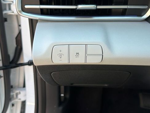 New 2026 Hyundai Elantra Limited FWD image 33