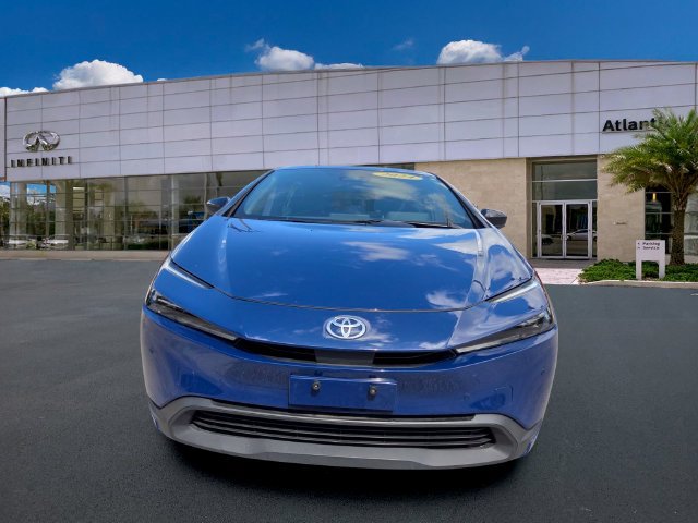 Used 2024 Toyota Prius LE FWD image 3