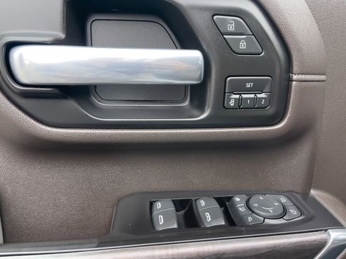 Used 2020 Chevrolet Silverado 2500 LTZ w/ LTZ Premium Package image 17