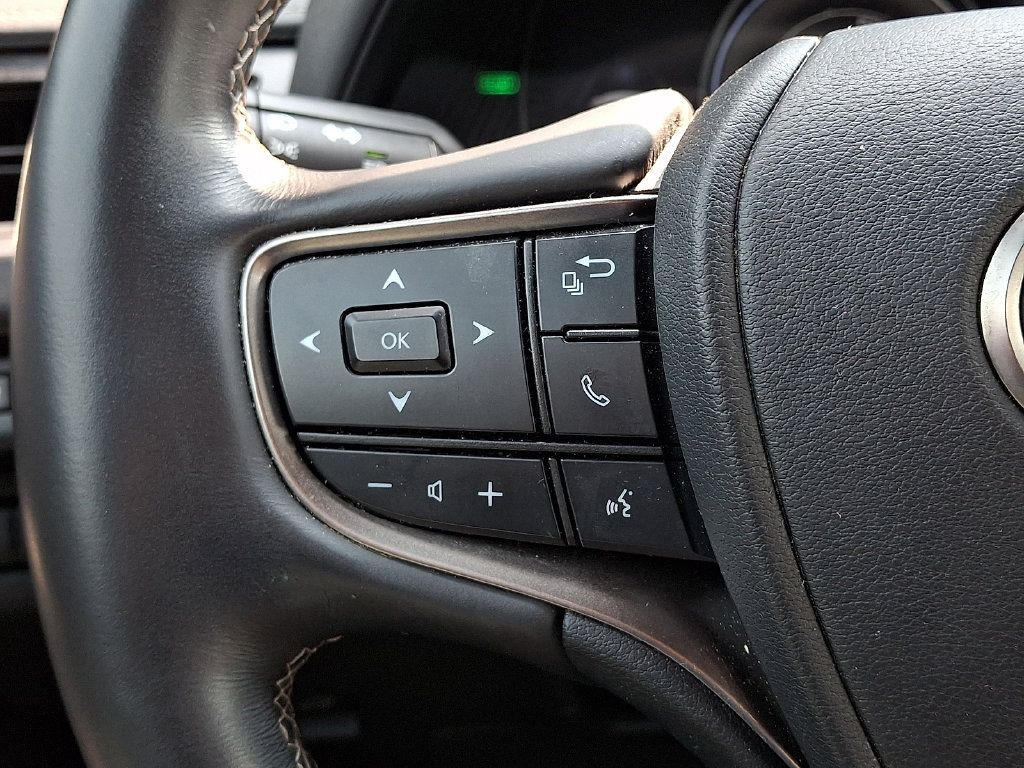 Used 2021 Lexus UX 250h w/ Premium Package AWD/4WD image 25