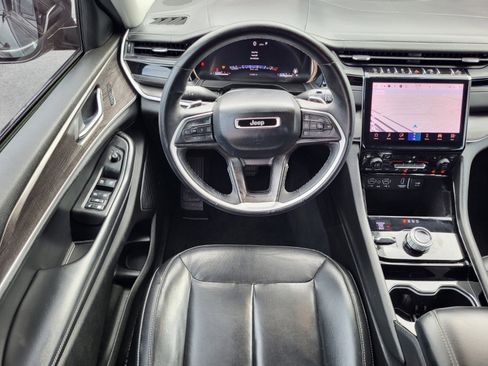 Used 2022 Jeep Grand Cherokee L Limited w/ Black Appearance Package AWD/4WD image 14