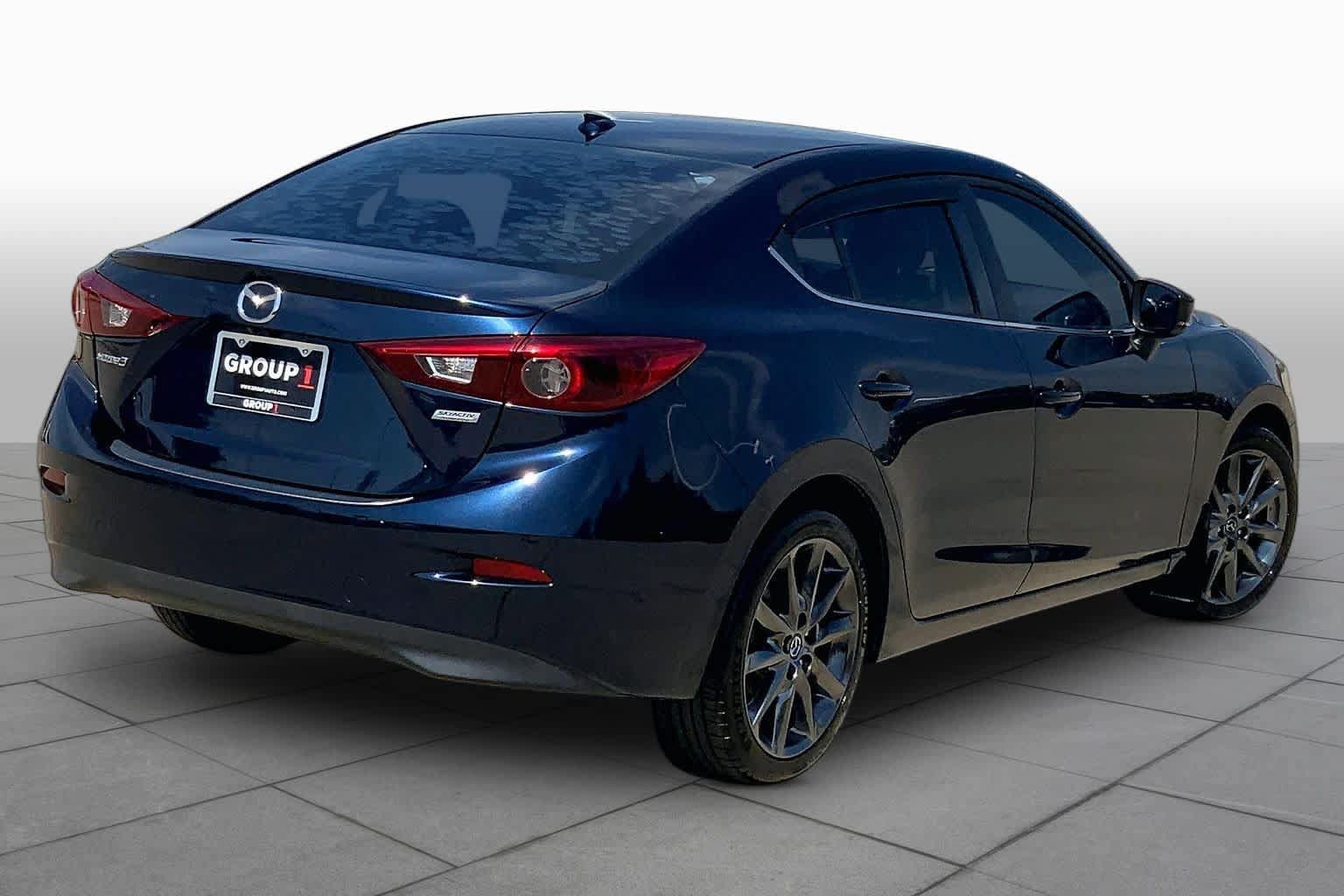 Used 2018 MAZDA MAZDA3 Grand Touring FWD image 11