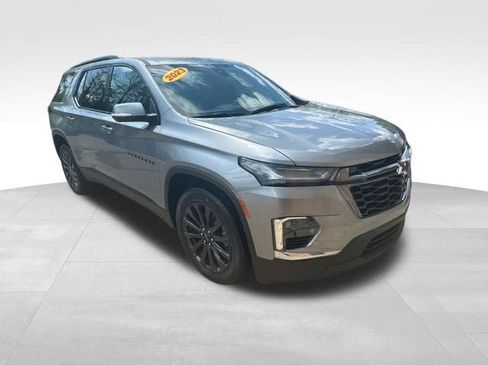 Used 2023 Chevrolet Traverse RS AWD/4WD image 3