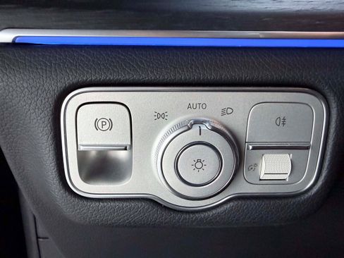 Used 2025 Mercedes-Benz GLS 450 4MATIC image 19