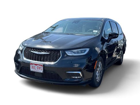 Used 2024 Chrysler Pacifica Touring-L FWD image 14