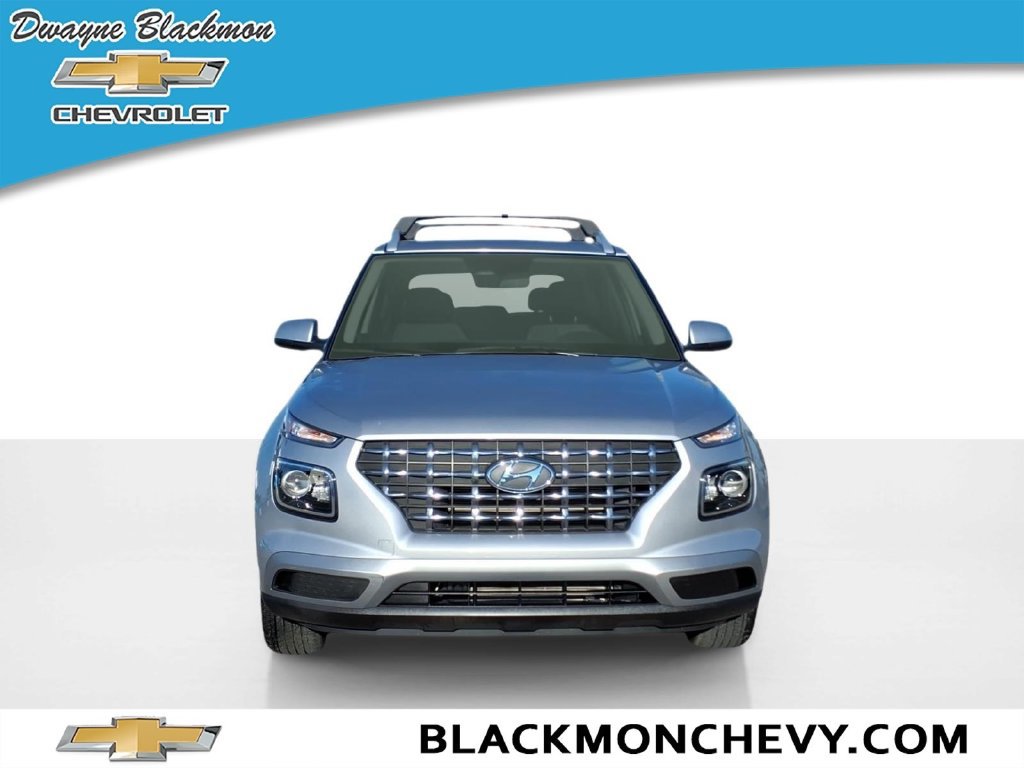 Used 2025 Hyundai Venue SEL FWD image 8