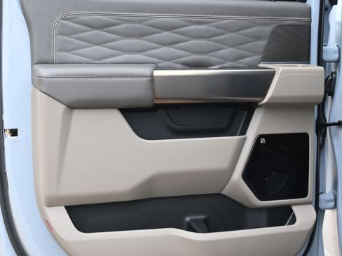 Used 2026 Ford F350 Platinum w/ Platinum Plus Package image 17