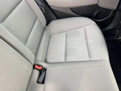 Used 2017 Hyundai Elantra SE image 17