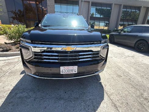 Used 2026 Chevrolet Suburban LT w/ Comfort Package RWD image 12