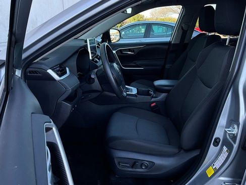 Used 2025 Toyota RAV4 XLE image 10