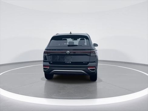 New 2026 Volkswagen Taos SE AWD/4WD image 8
