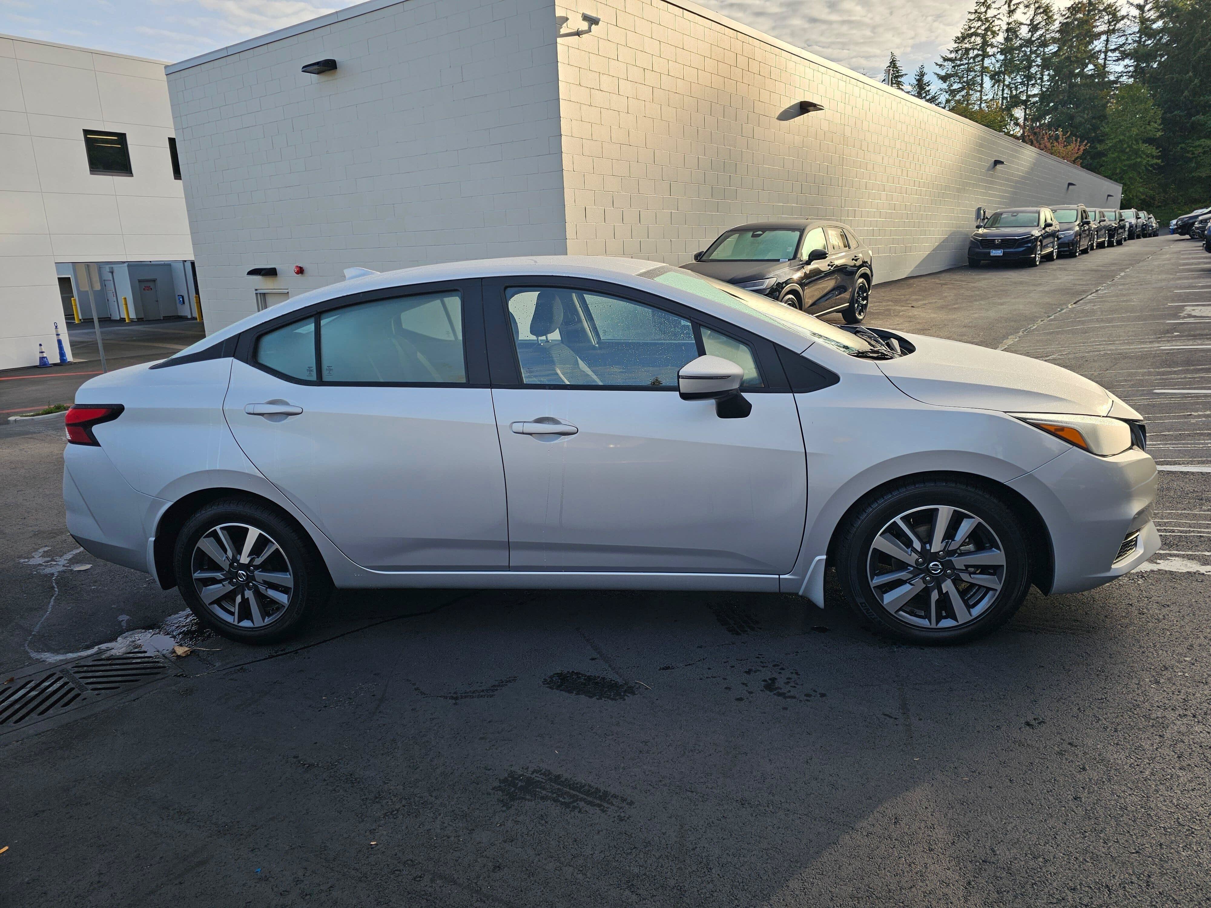 Used 2020 Nissan Versa SV FWD image 8