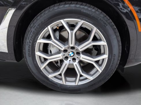 Used 2023 BMW X7 xDrive40i w/ Premium Package AWD/4WD image 13