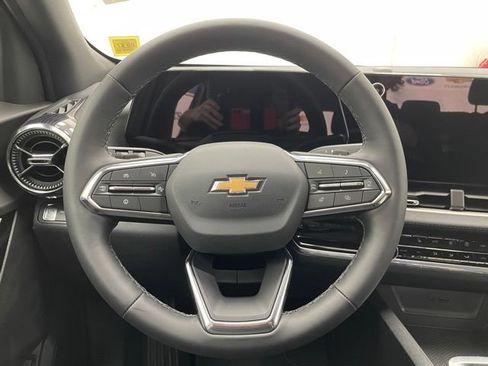 New 2026 Chevrolet Equinox LT w/ Convenience Package II AWD/4WD image 12