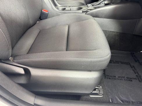 Used 2025 Toyota Corolla LE FWD image 36