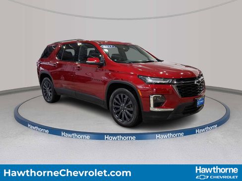 Used 2023 Chevrolet Traverse RS image 1
