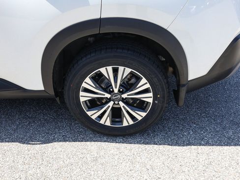 Used 2023 Nissan Rogue SV AWD/4WD image 4