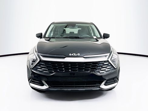 Used 2025 Kia Sportage LX FWD image 2
