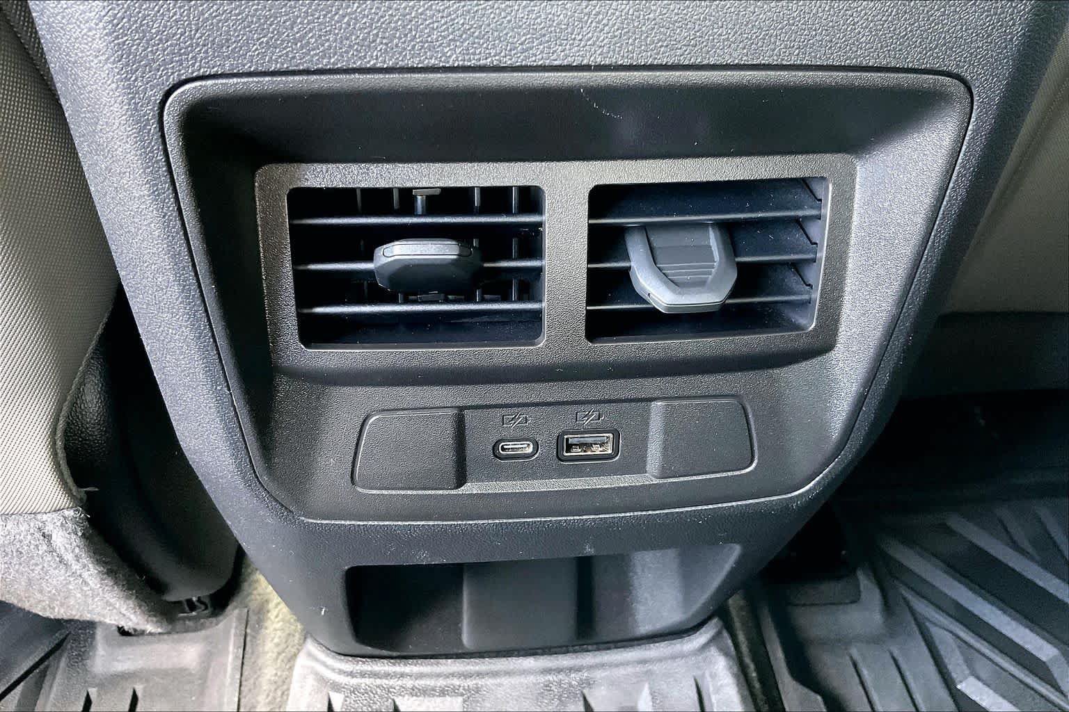 Used 2024 Chevrolet Colorado ZR2 w/ Technology Package AWD/4WD image 31