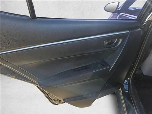 Used 2015 Toyota Corolla L image 12