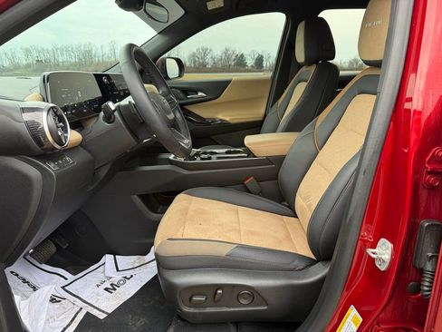 Used 2025 Chevrolet Equinox ACTIV image 29