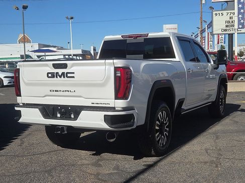 Used 2024 GMC Sierra 2500 Denali Ultimate image 4
