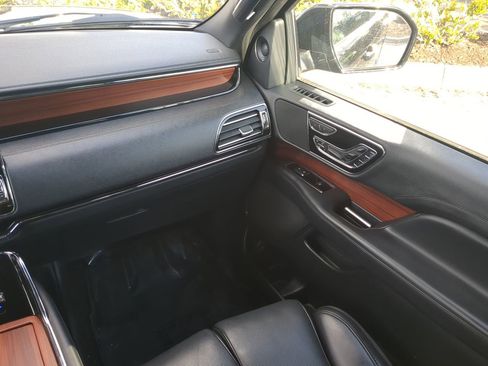 Used 2024 Lincoln Navigator Reserve image 17