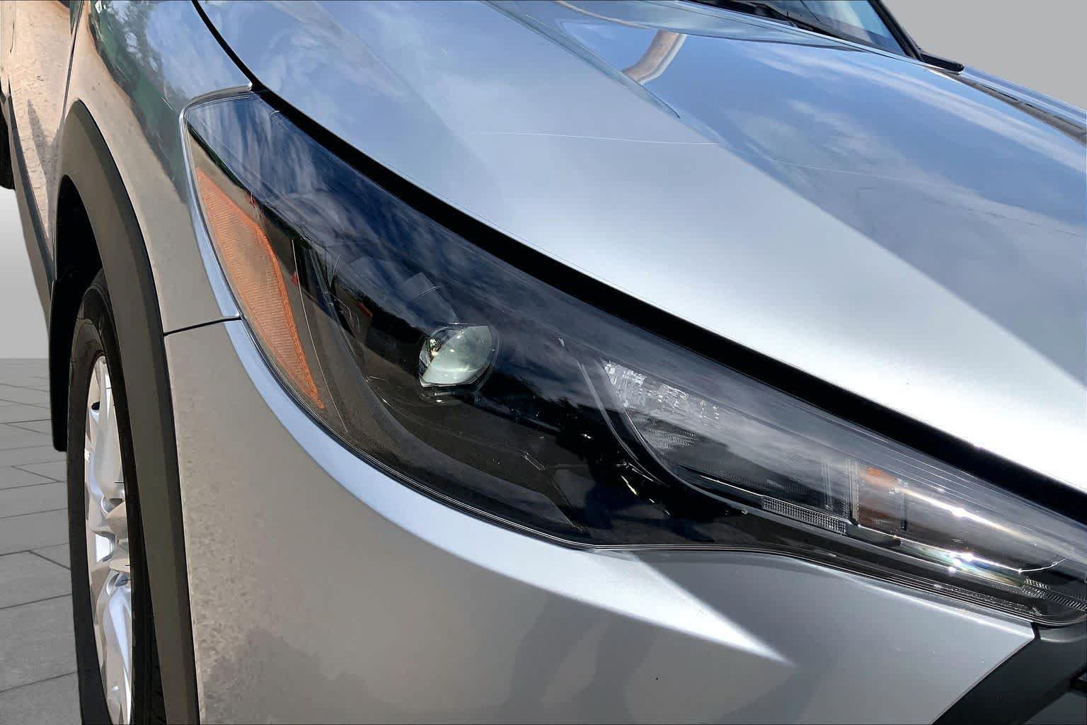Used 2026 Toyota Corolla Cross LE FWD image 27