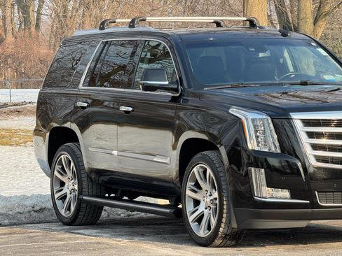 Used 2015 Cadillac Escalade Premium image 20