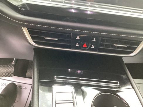 Used 2024 Volkswagen Atlas SE image 18