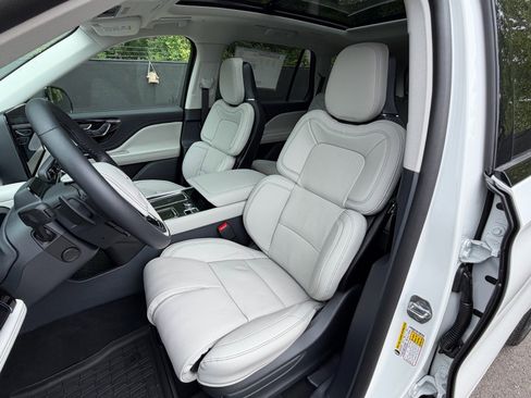 New 2026 Lincoln Aviator Reserve AWD/4WD image 26