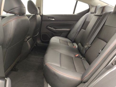 Used 2024 Nissan Altima 2.5 SR FWD image 18