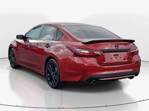 Used 2017 Nissan Altima 2.5 SR w/ Midnight Edition Package FWD image 8