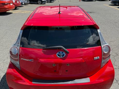 Used 2012 Toyota Prius C One FWD image 12