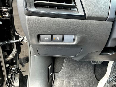 Certified 2026 Nissan Sentra SV w/ SV Convenience Package FWD image 36