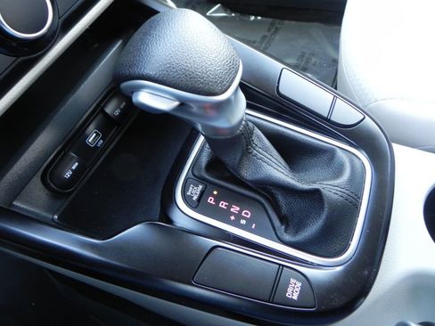 Used 2020 Kia Soul LX image 12