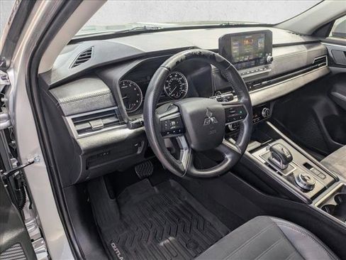 Used 2022 Mitsubishi Outlander SE FWD image 9