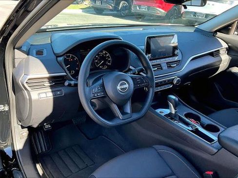 Certified 2025 Nissan Altima 2.5 S image 17