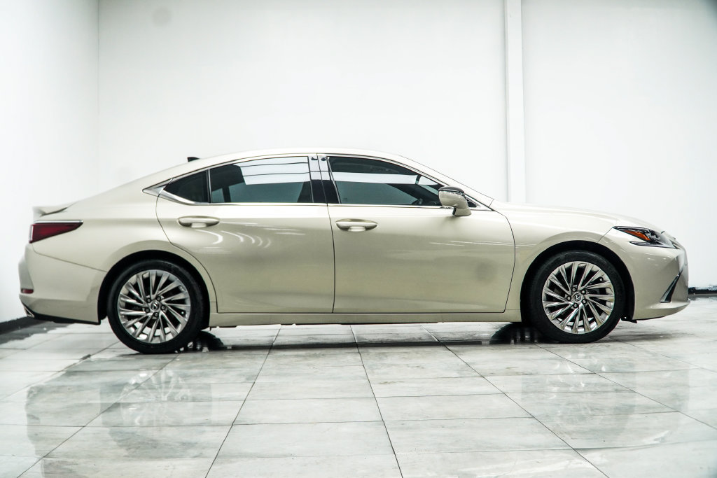 Used 2022 Lexus ES 350 Ultra Luxury w/ Accessory Package 2 FWD image 10