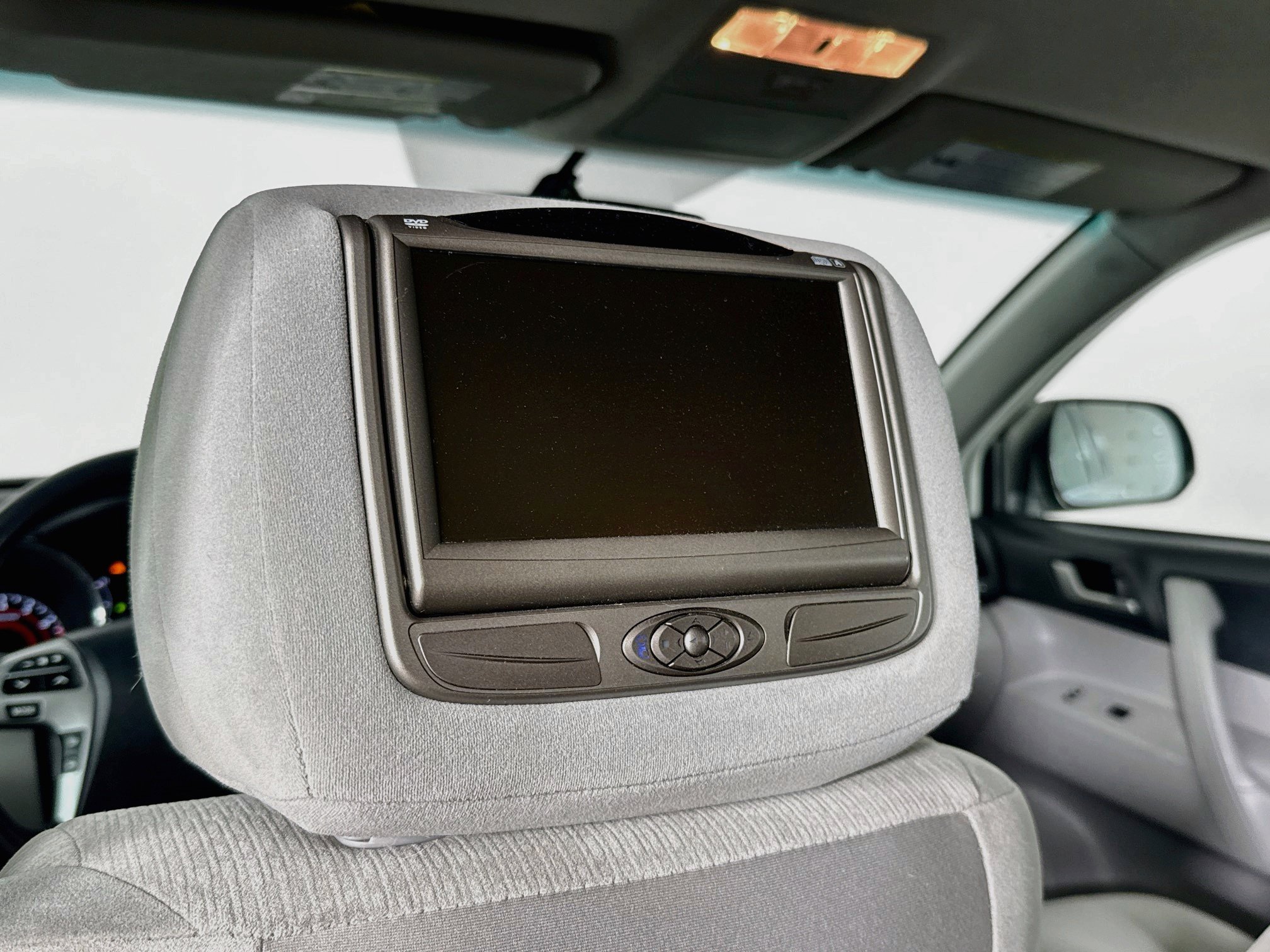 Used 2012 Toyota Highlander 4WD w/ Tech Pkg image 25