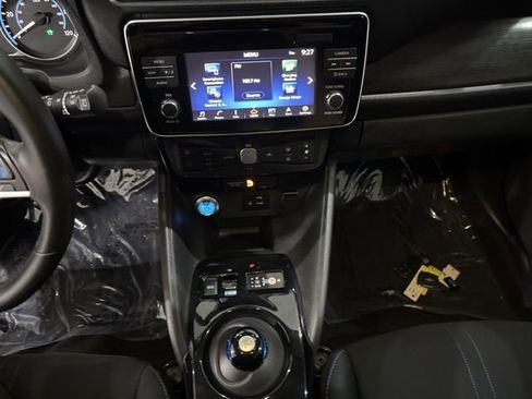 Used 2018 Nissan Leaf SV w/ SV Technology Package FWD image 26
