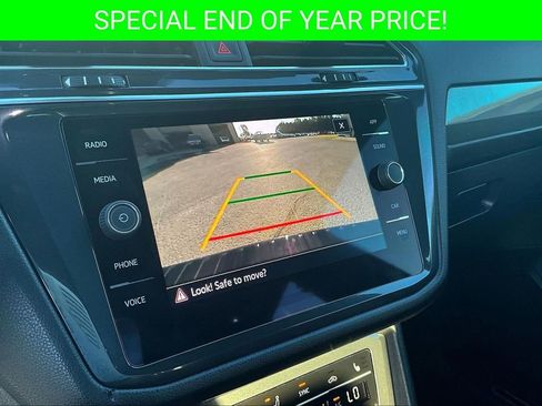 Used 2023 Volkswagen Tiguan SE R-Line image 14