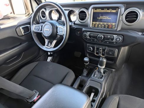 Used 2023 Jeep Gladiator Overland image 32