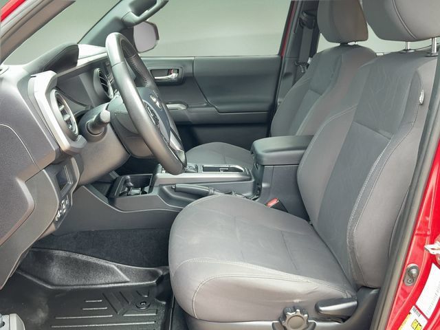 Used 2019 Toyota Tacoma TRD Off-Road AWD/4WD image 12